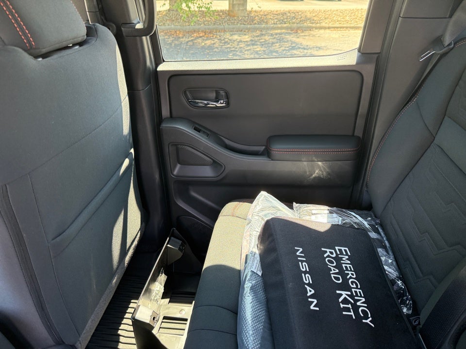 2025 Nissan Frontier Crew Cab PRO-4X 4x4