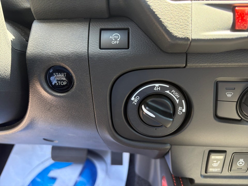 2026 Nissan Frontier Crew Cab PRO-4X 4x4