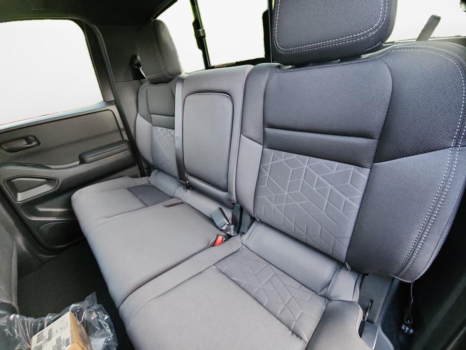 2027 Nissan Frontier SV