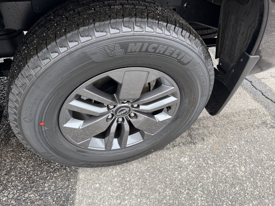 2026 Nissan Frontier Crew Cab Long Bed SV 4x2