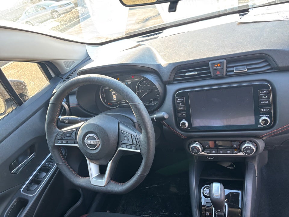 2025 Nissan Versa 1.6 SR