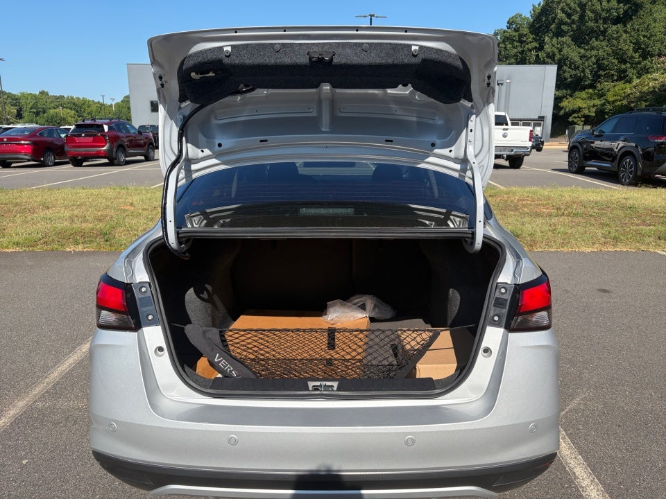 2025 Nissan Versa SR