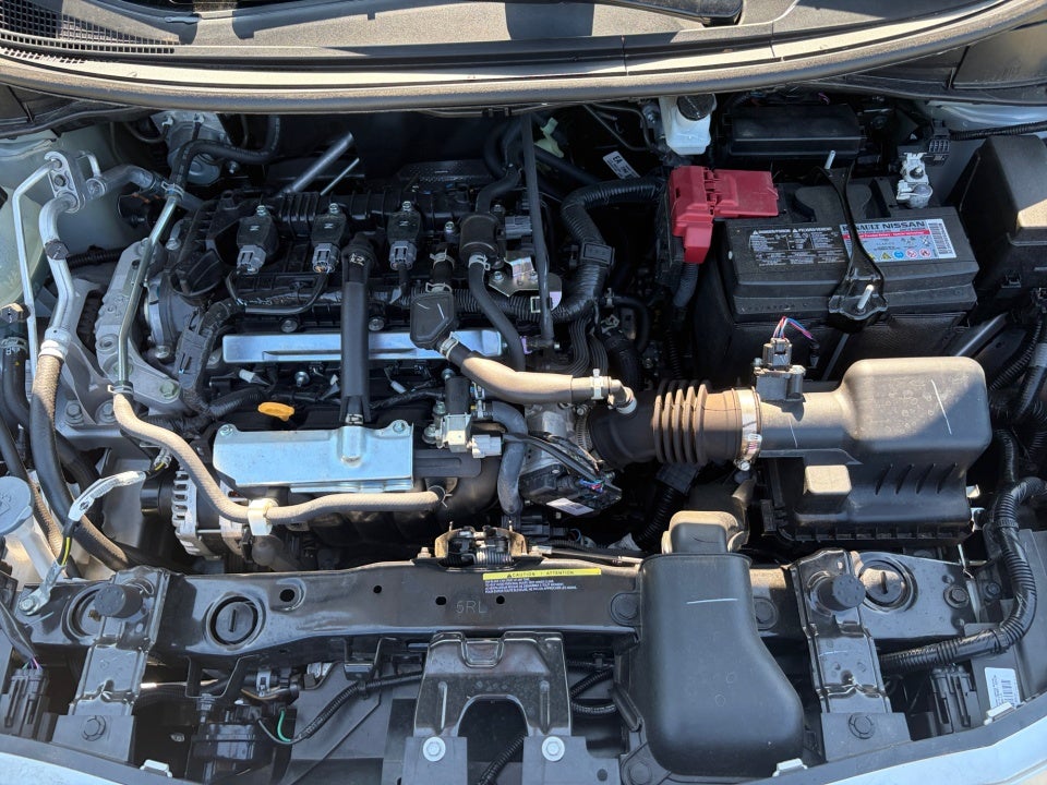 2025 Nissan Versa SR