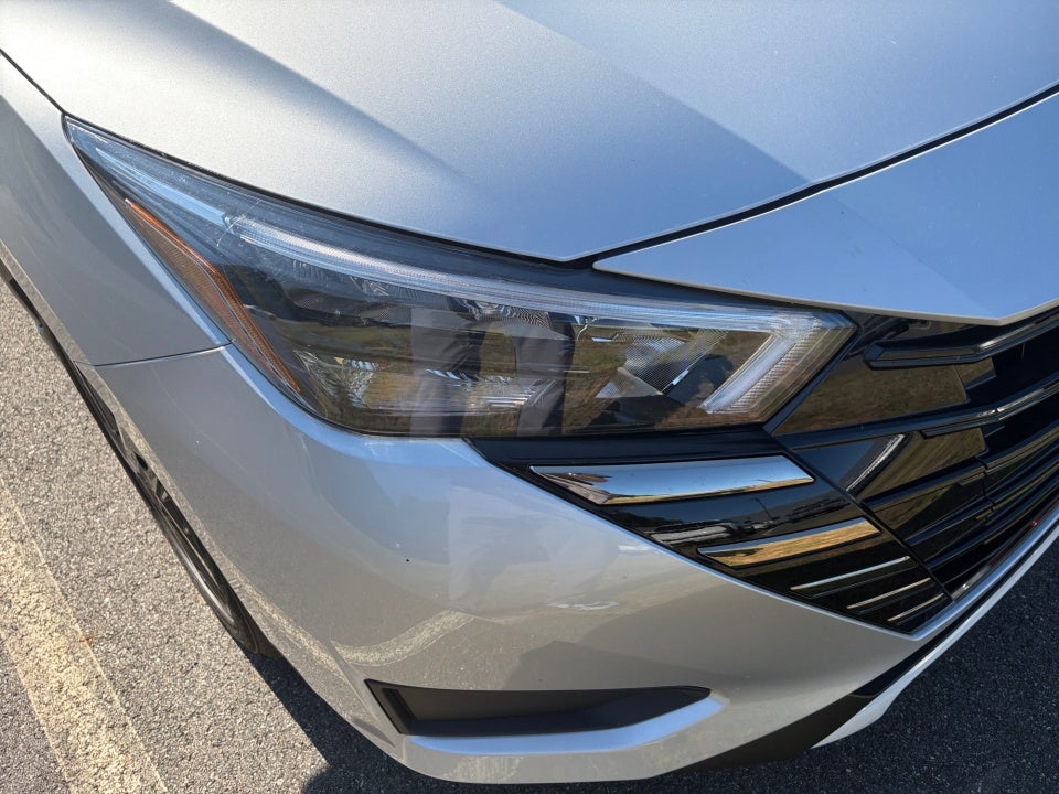 2025 Nissan Versa SR