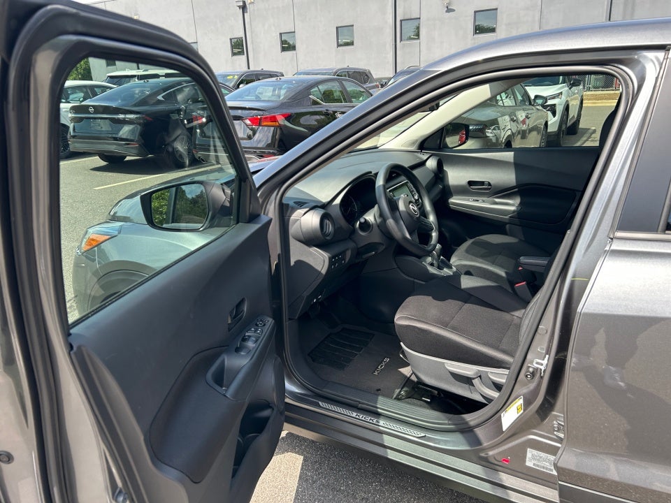 2025 Nissan Kicks Play S