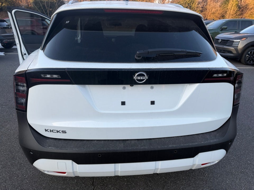 2026 Nissan Kicks SV