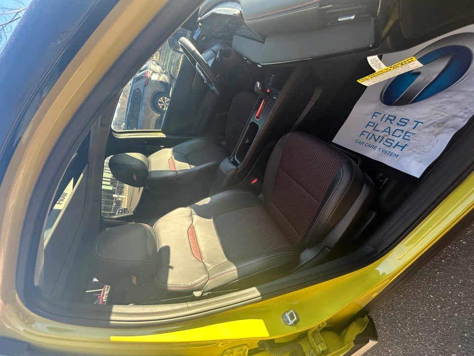 2025 Nissan Kicks SR FWD