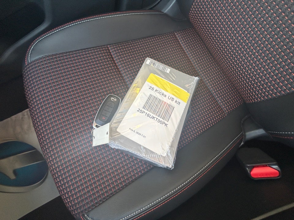 2025 Nissan Kicks SR FWD