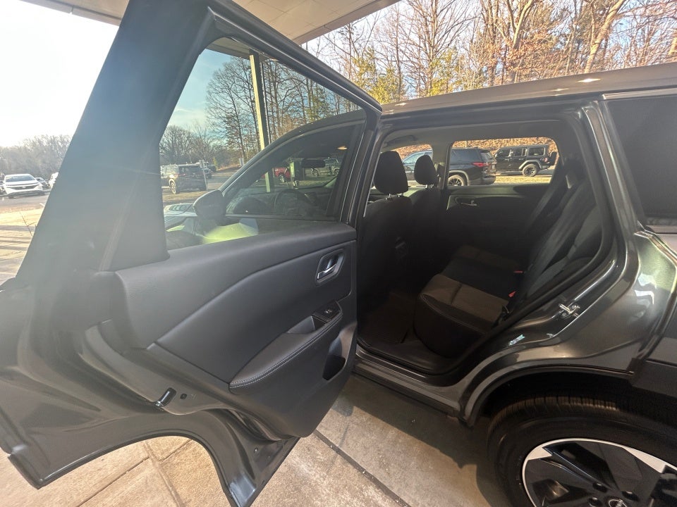 2025 Nissan Rogue SV FWD