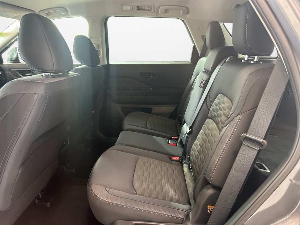 2025 Nissan Pathfinder SV FWD