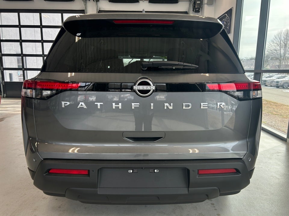 2025 Nissan Pathfinder SV FWD