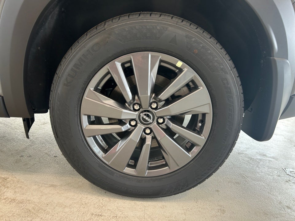 2025 Nissan Pathfinder SV FWD