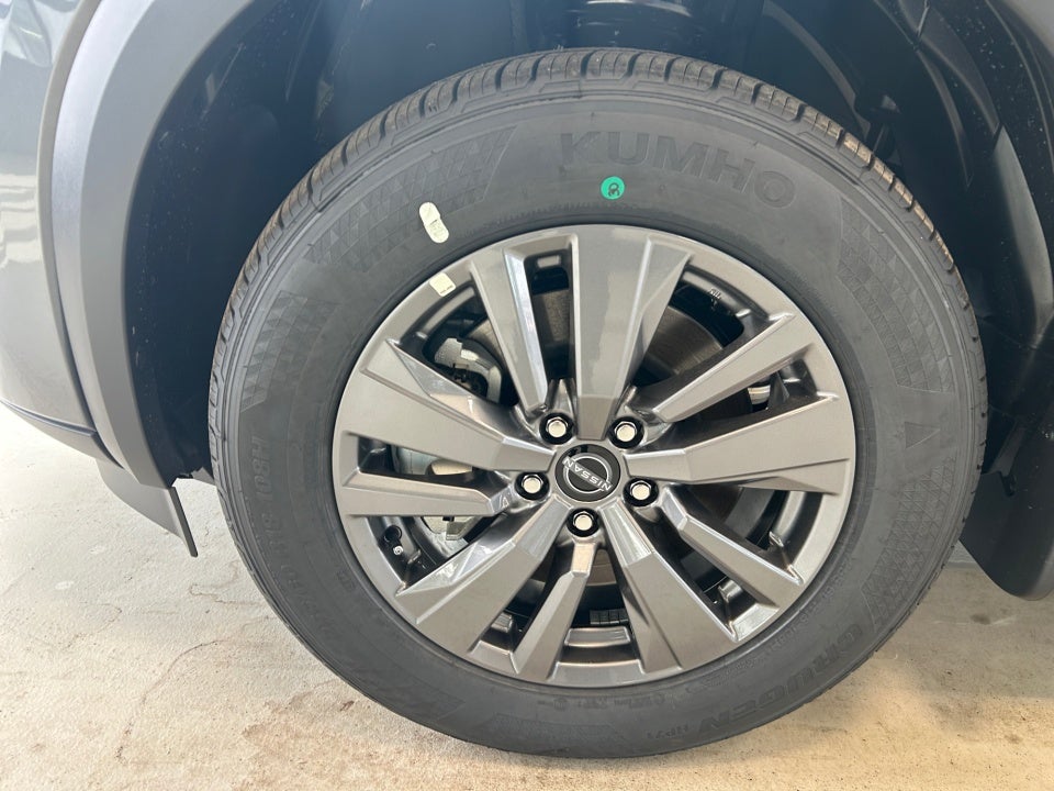 2025 Nissan Pathfinder SV FWD