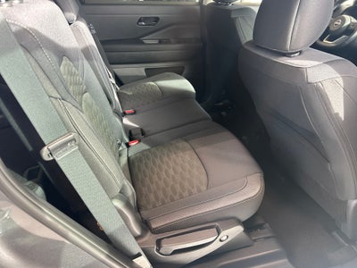 2025 Nissan Pathfinder SV FWD