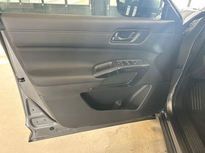 2025 Nissan Pathfinder SV FWD