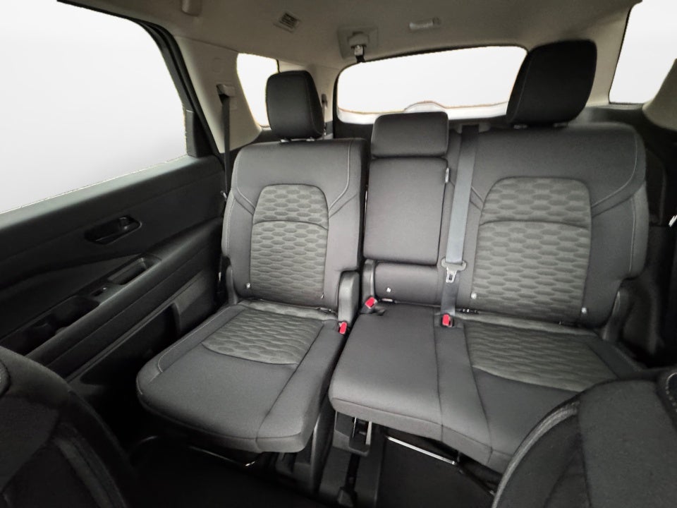 2025 Nissan Pathfinder SV FWD