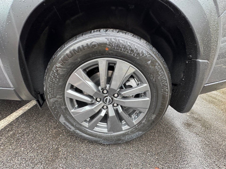 2025 Nissan Pathfinder SV FWD