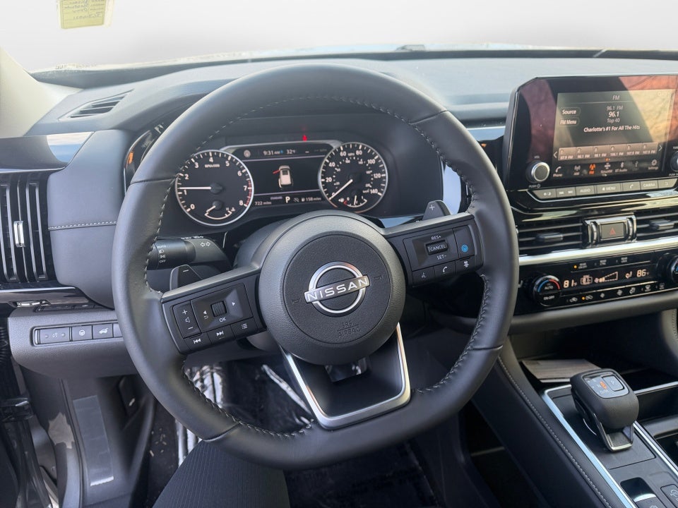 2025 Nissan Pathfinder SV FWD