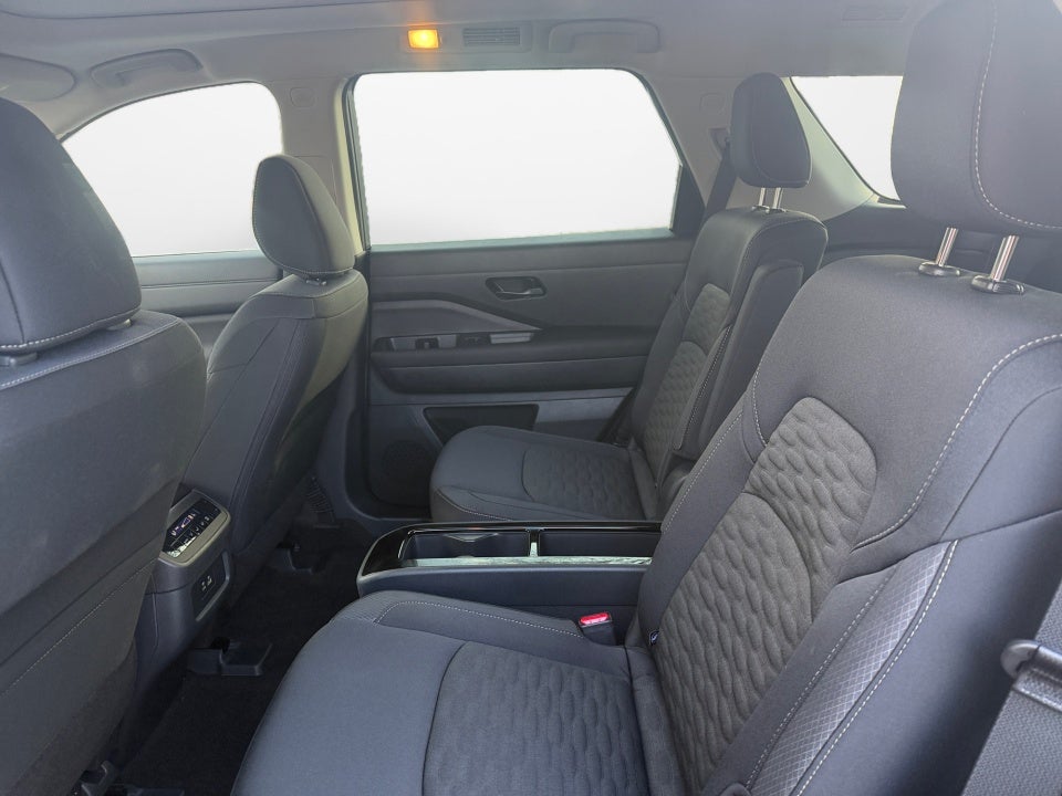 2025 Nissan Pathfinder SV FWD