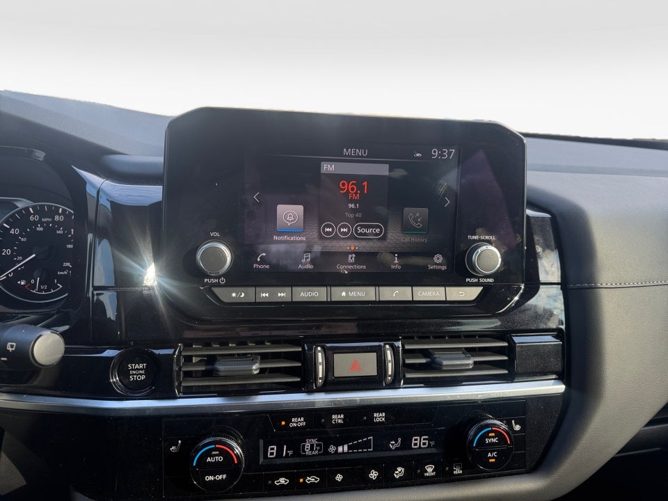 2025 Nissan Pathfinder SV FWD