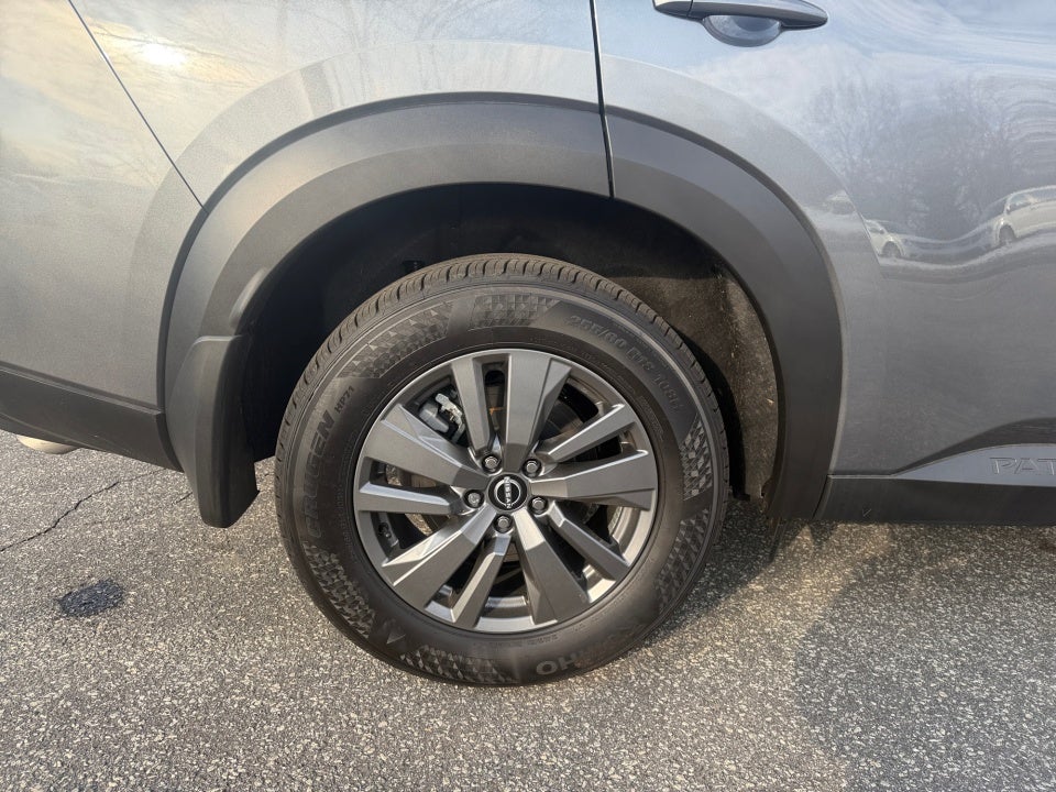 2025 Nissan Pathfinder SV FWD