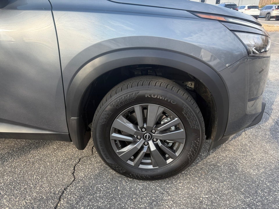 2025 Nissan Pathfinder SV FWD