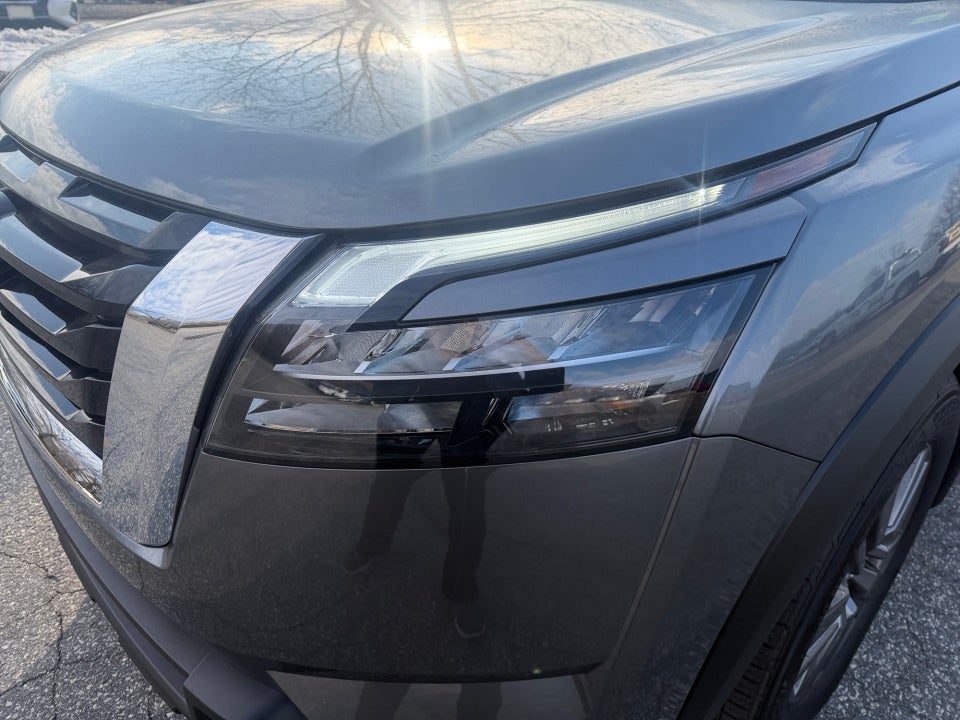 2025 Nissan Pathfinder SV FWD