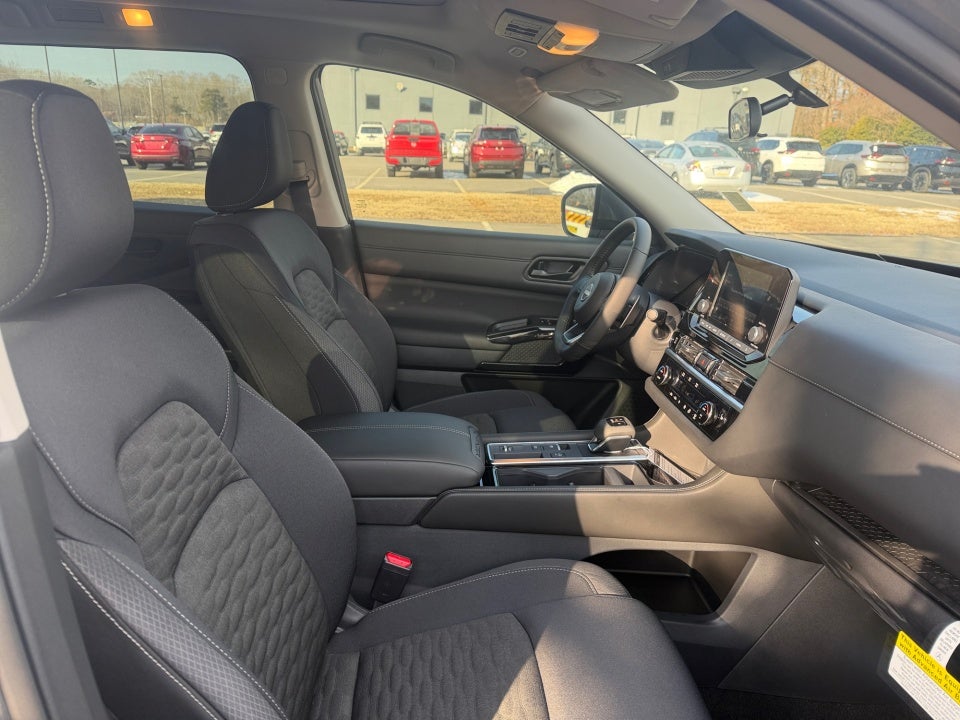 2025 Nissan Pathfinder SV FWD