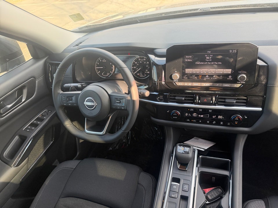 2025 Nissan Pathfinder SV FWD