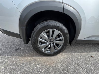 2025 Nissan Pathfinder SV 4WD