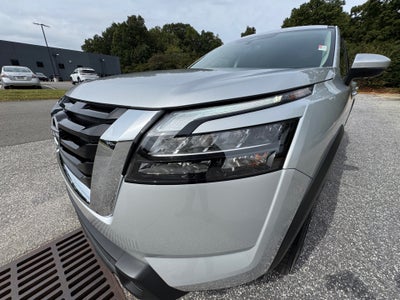2025 Nissan Pathfinder SV 4WD