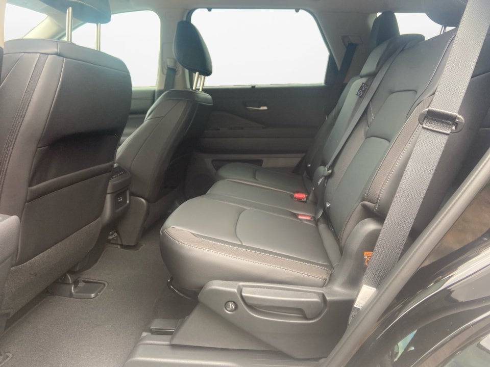 2025 Nissan Pathfinder SL FWD