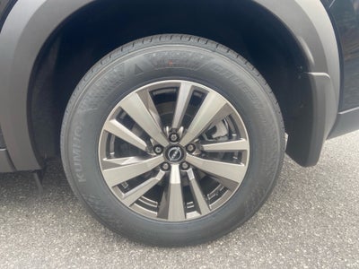 2025 Nissan Pathfinder SL FWD