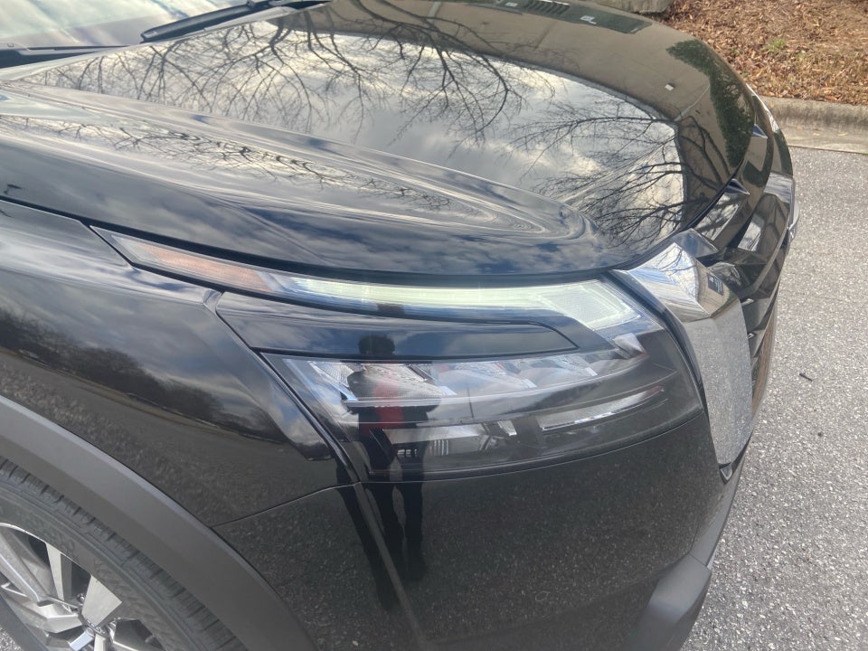 2025 Nissan Pathfinder SL FWD