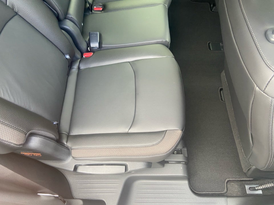 2025 Nissan Pathfinder SL FWD