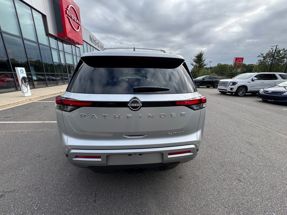2025 Nissan Pathfinder Platinum FWD