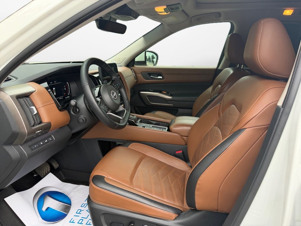 2024 Nissan Pathfinder Platinum FWD