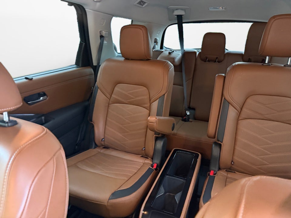 2024 Nissan Pathfinder Platinum FWD