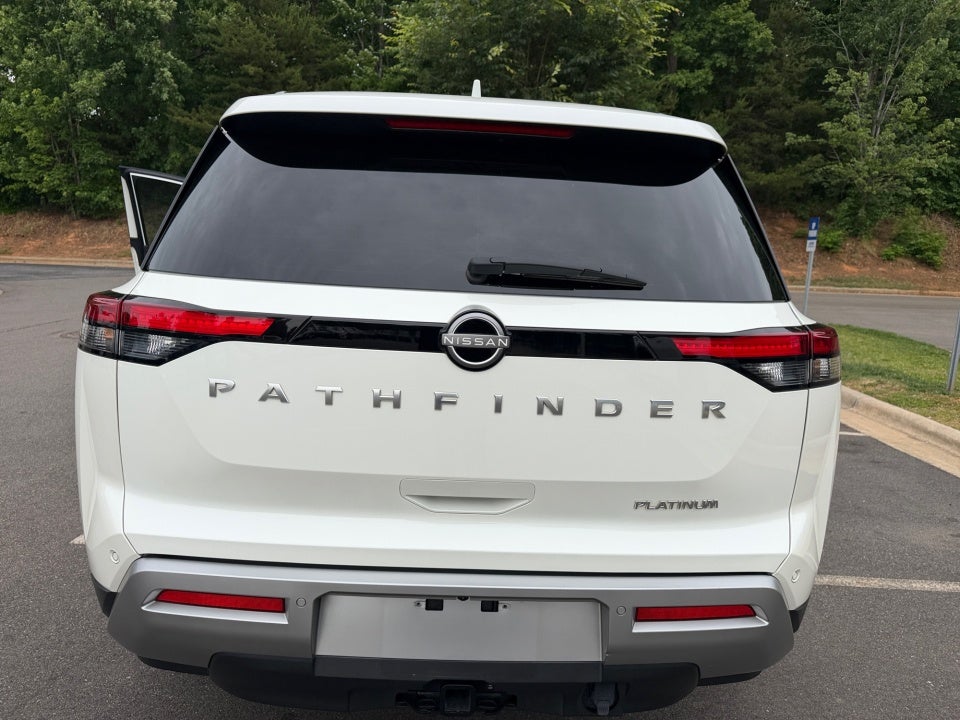 2024 Nissan Pathfinder Platinum FWD
