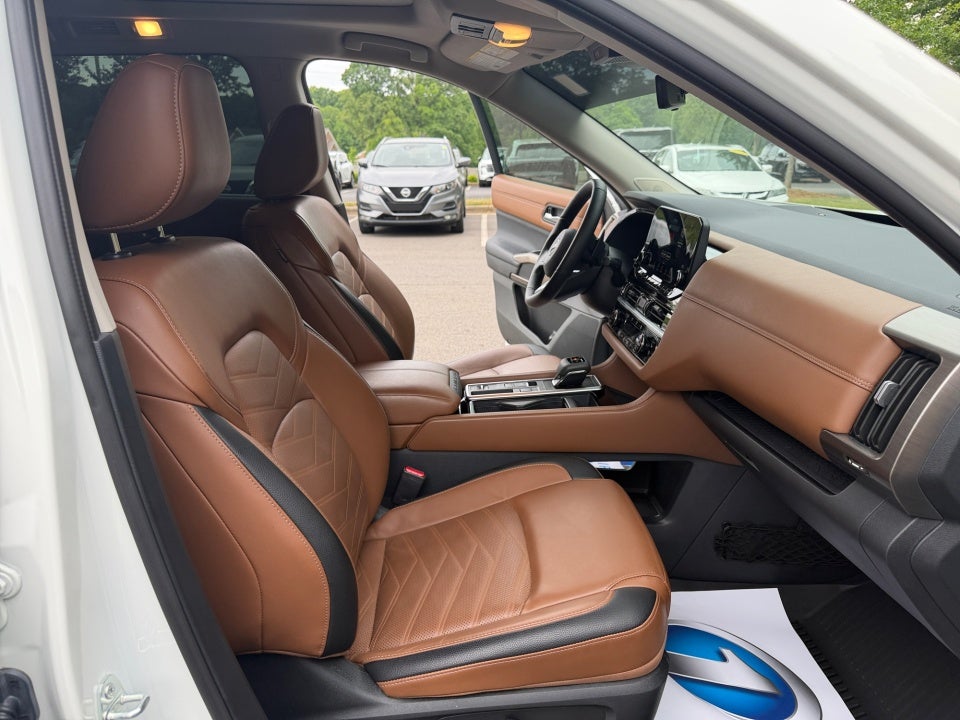 2024 Nissan Pathfinder Platinum FWD