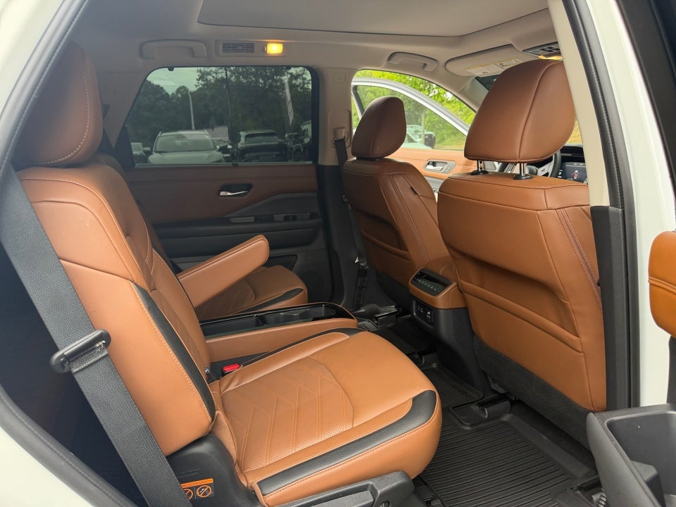 2024 Nissan Pathfinder Platinum FWD