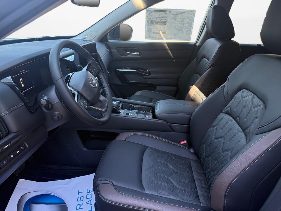2026 Nissan Pathfinder Platinum