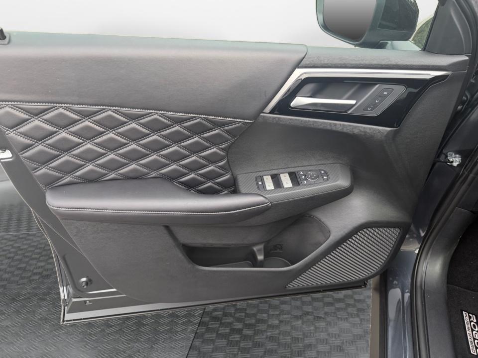 2026 Nissan Rogue Plug-In Hybrid Platinum
