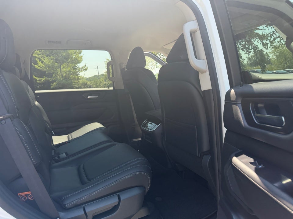 2026 Nissan Armada SV