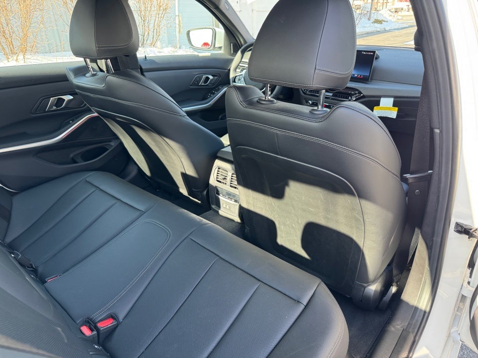 2025 BMW 330i xDrive