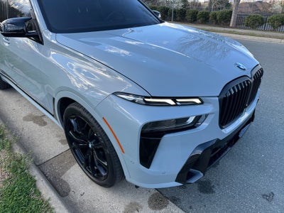 2023 BMW X7 M60i
