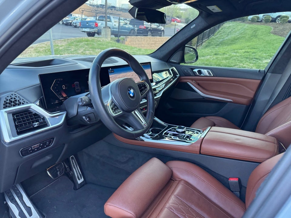 2023 BMW X7 M60i
