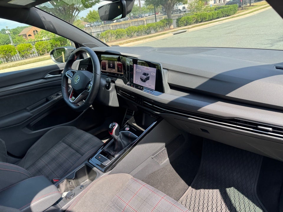 2024 Volkswagen Golf GTI 380 SE