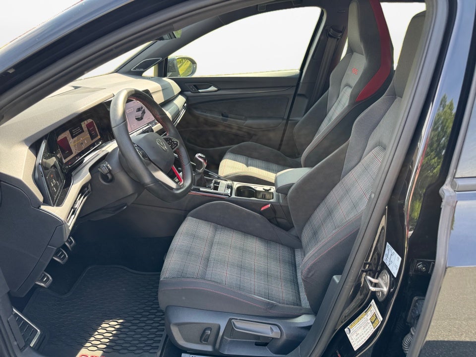2024 Volkswagen Golf GTI 380 SE
