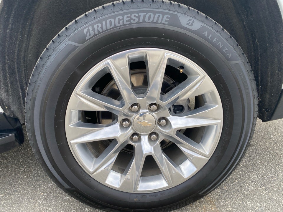 2023 Chevrolet Suburban 2WD Premier